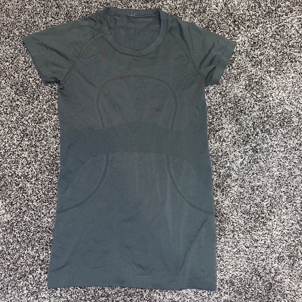 Lululemon Army Green Swiftly Short Sleeve